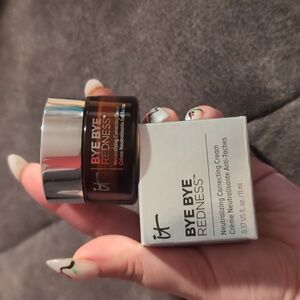 IT Cosmetics Bye Bye Redness in the Shade Light Beige 0.37oz